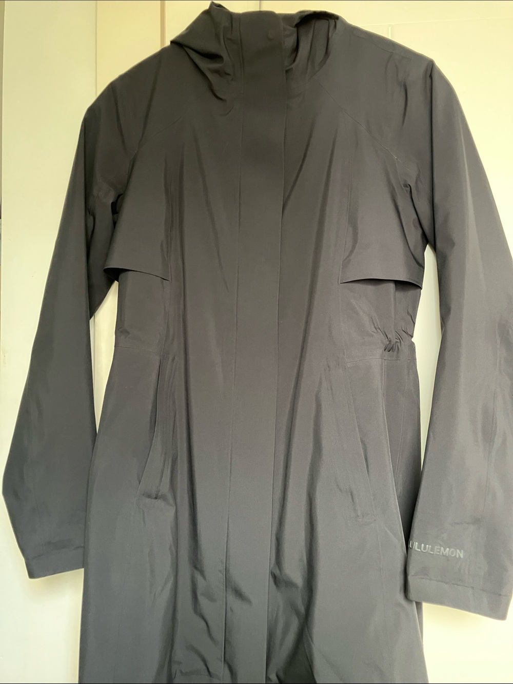 lululemon athletica Long Hooded Trench Coat in Black size 2 Rain Rebel Rain Coat